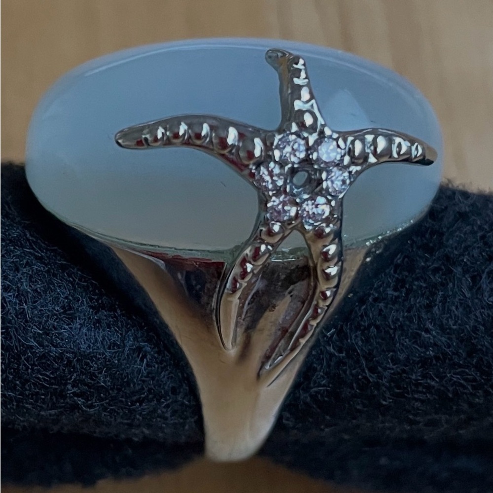 Silver Starfish Ring with Gemstone And Rhinestones. Size 10
